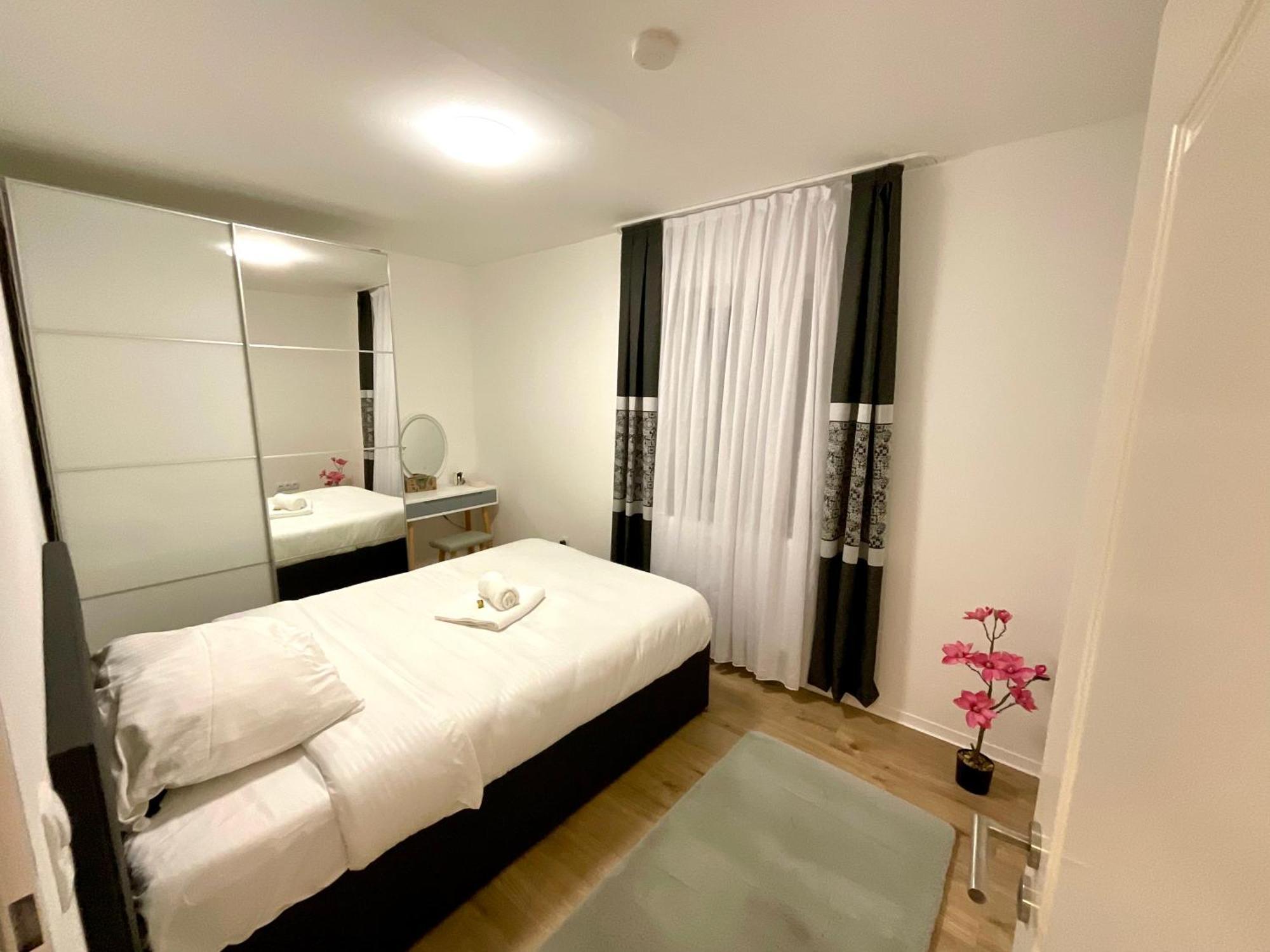 Best Central Apartment - Am Marktplatz - Up To 5 - Next To Frankfurt And Hanau - Coffee And Snacks - Netflix, Prime, Disney Nidderau Экстерьер фото