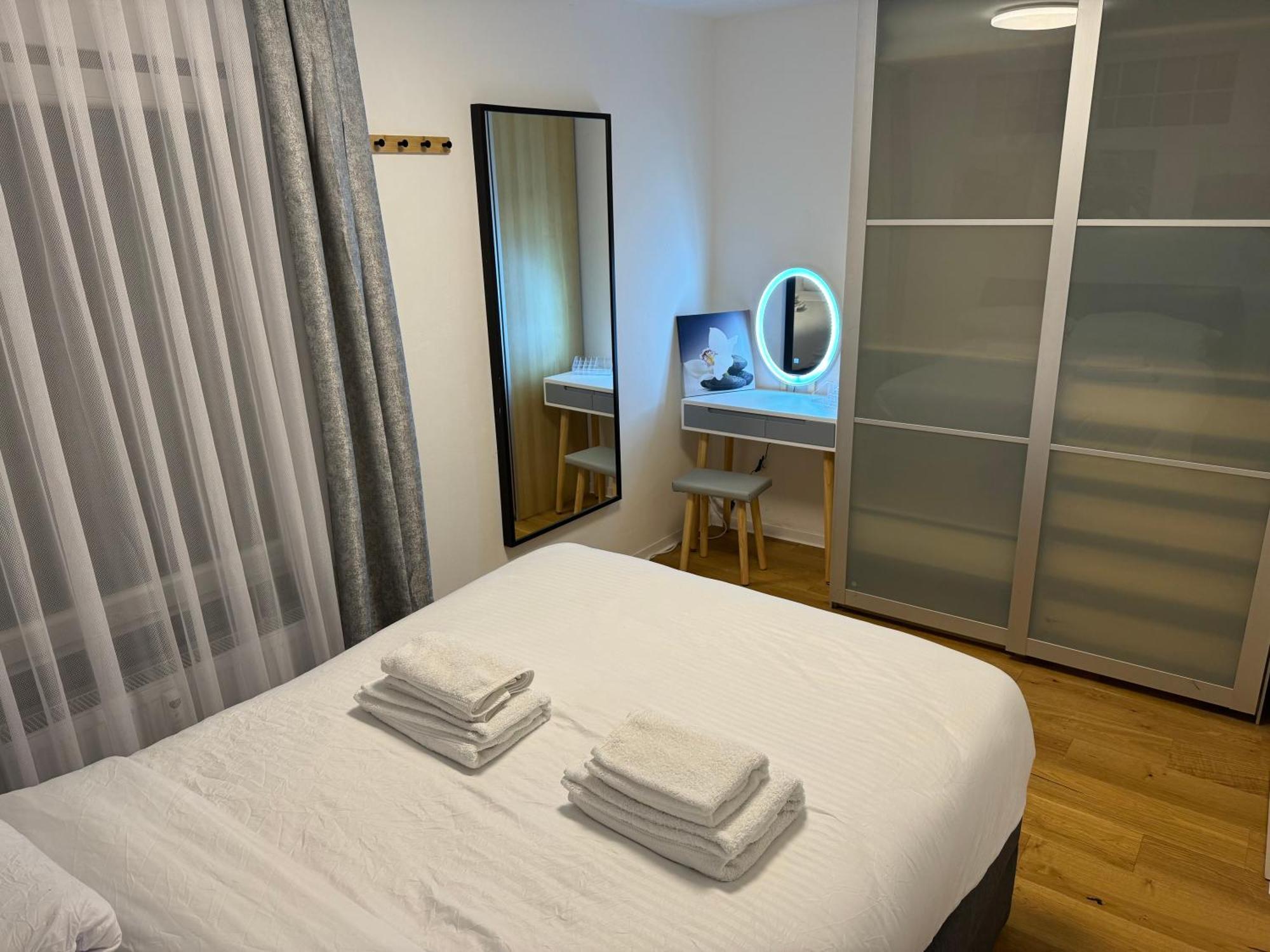 Best Central Apartment - Am Marktplatz - Up To 5 - Next To Frankfurt And Hanau - Coffee And Snacks - Netflix, Prime, Disney Nidderau Экстерьер фото